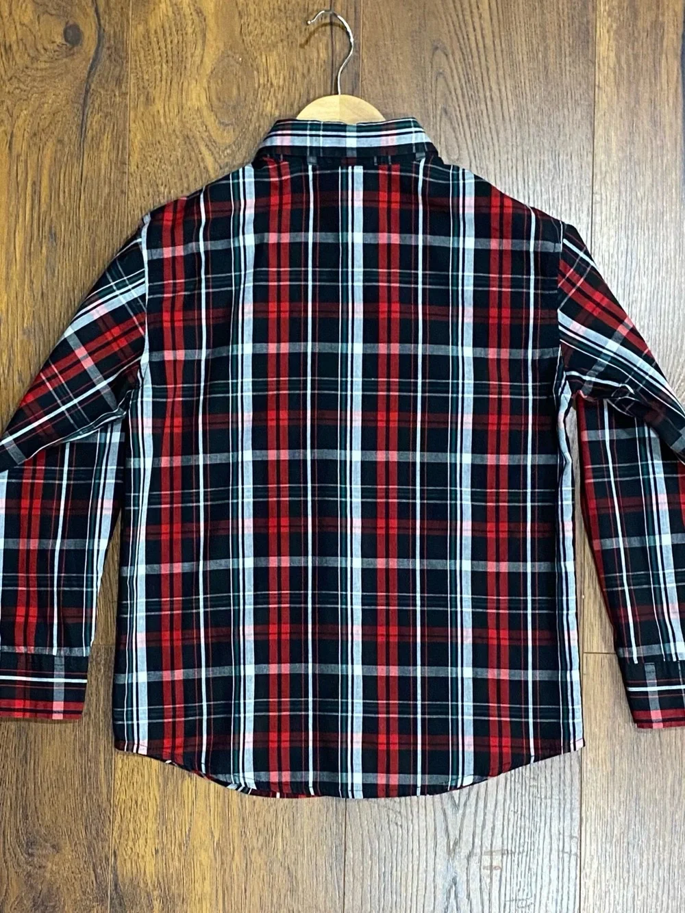 Izod Boys Black and Red Plaid Long Sleeve Button Down Short Size S(6/7)